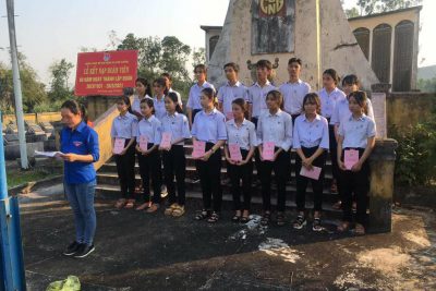 LỄ KẾT NẠP ĐOÀN VIÊN MỚI NHÂN KỈ NIỆM 90 NĂM THÀNH LẬP ĐOÀN TNCS HỒ CHÍ MINH NĂM HỌC 2020 – 2021