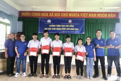 TRAO HỌC BỔNG CHO HỌC SINH NGHÈO VƯỢT KHÓ TẠI TRƯỜNG THCS PHỔ CƯỜNG
