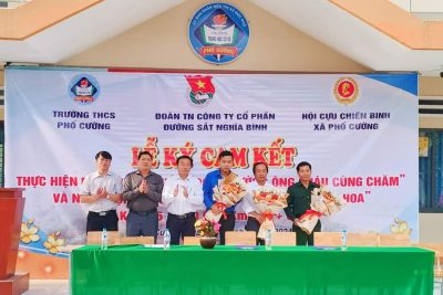 Lễ ký cam kết thực hiện mô hình “Đoạn đường ông cháu cùng chăm” tại trường THCS Phổ Cường